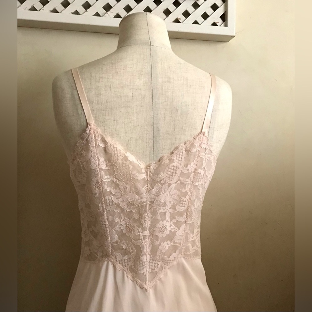 Vintage Vanity Fair Soft Pink Lace Chemise - Picture 5 of 12